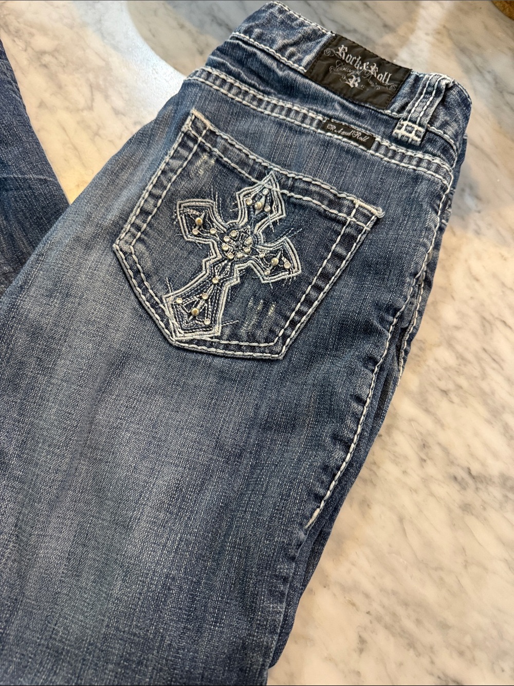 Distressed midrise Jeans with Embroidered Cross Pocket
